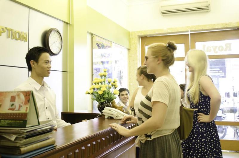 Hanoi Blue Moon Hotel Bagian luar foto